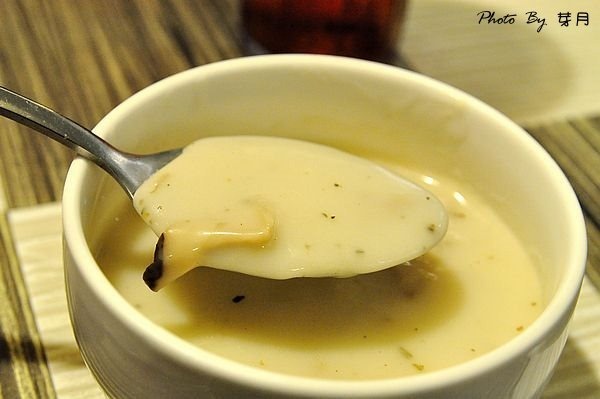 中壢美食blacksheep加州黑羊火烤餐廳天然酵母酸麵包豬肋排