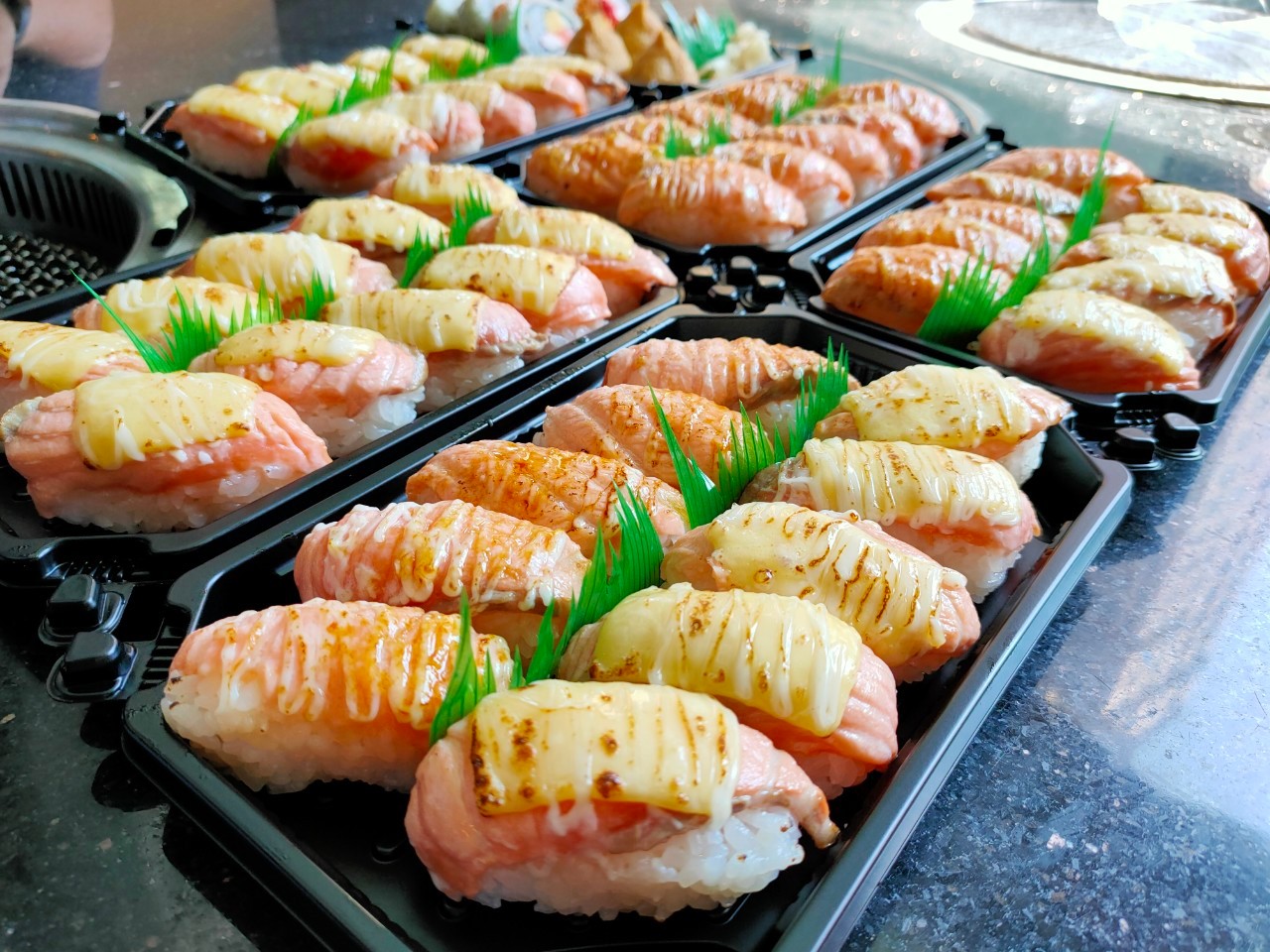 50貫鮭魚握壽司,外帶,桃園美食,炙燒鮭魚握壽司，燒肉,藝文特區美食,預約
