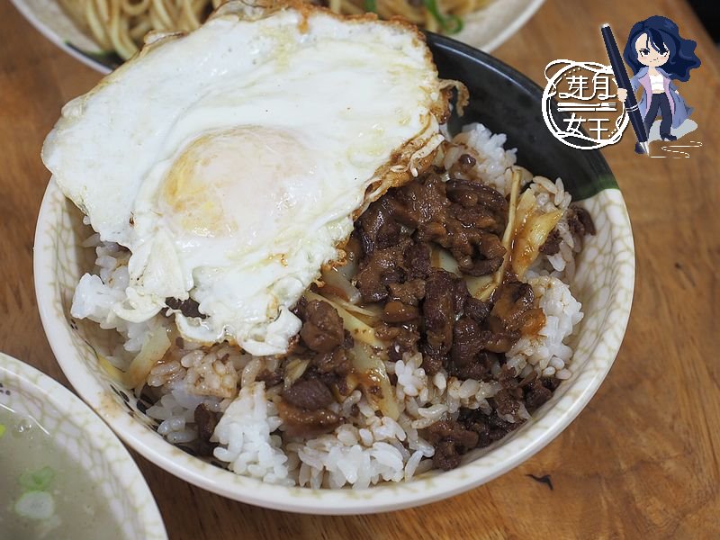 網站近期文章：桃園中壢美食-沁家圓滷肉飯-不起眼的鐵皮小攤子，炒麵跟肉羹湯超有味~好吃！