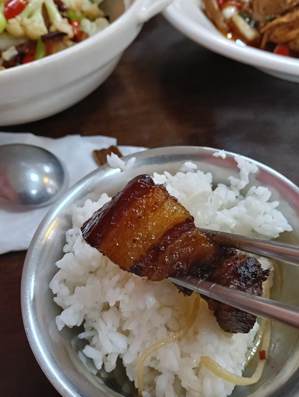 中壢美食,毛式紅燒肉,毛毛魚,湖南菜,湖南豬腳,牙籤牛肉,牛肉麵,血耙,跳跳蛙,辣妹子,雙椒魚頭,預約