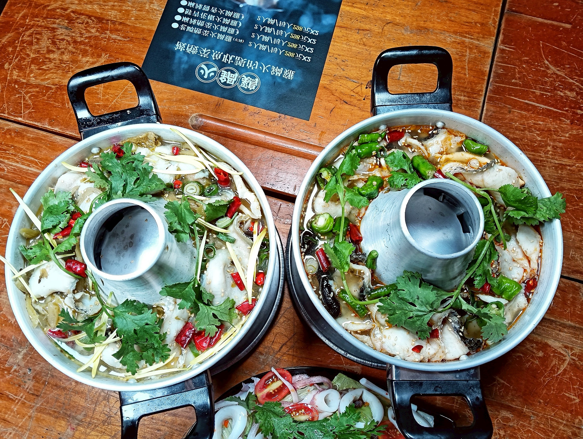 市井小火鍋,新開幕,楊梅分局,楊梅小火鍋,楊梅火車站,楊梅美食,楊梅酸菜魚,比酸菜魚還要好吃的火鍋雞,火鍋雞,薑太宮,買一送一