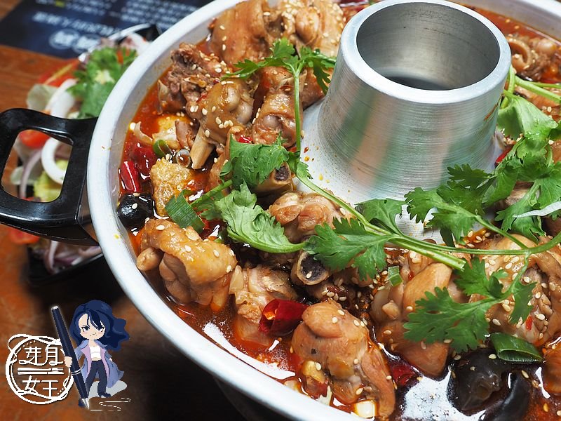 市井小火鍋,新開幕,楊梅分局,楊梅小火鍋,楊梅火車站,楊梅美食,楊梅酸菜魚,比酸菜魚還要好吃的火鍋雞,火鍋雞,薑太宮,買一送一