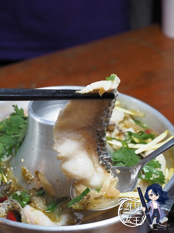 市井小火鍋,新開幕,楊梅分局,楊梅小火鍋,楊梅火車站,楊梅美食,楊梅酸菜魚,比酸菜魚還要好吃的火鍋雞,火鍋雞,薑太宮,買一送一
