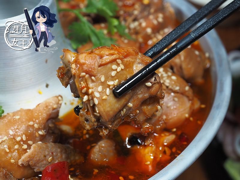 市井小火鍋,新開幕,楊梅分局,楊梅小火鍋,楊梅火車站,楊梅美食,楊梅酸菜魚,比酸菜魚還要好吃的火鍋雞,火鍋雞,薑太宮,買一送一