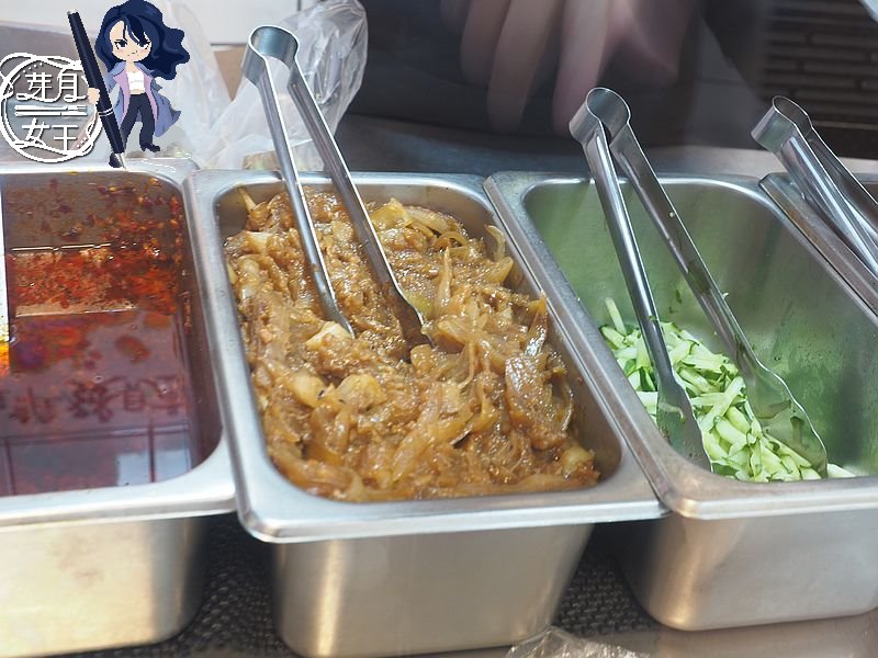 中壢下午茶,中壢小吃,中壢美食,大崙國小,大崙美食,大崙遊泳池,微笑香腸,男子漢套餐,銀絲香腸卷,高鐵橋下