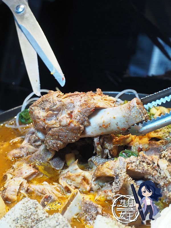 Unclepbq韓式烤肉 ,叔叔PBQ,中壢韓式美食,中原大學,柏德廣場,火焰烤肉,馬鈴薯排骨湯,預約,套餐,