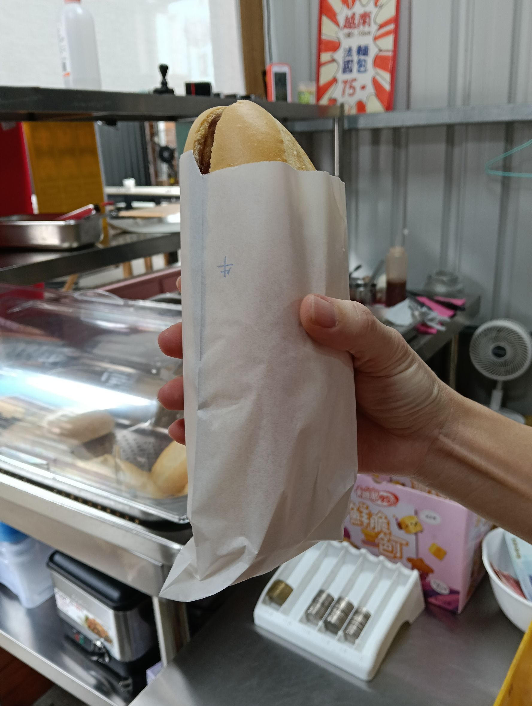 中壢小吃,中壢美食,中壢越南麵包,中越,內壢家樂福,內壢美食,八九美食廣場,只有越南麵包,大份量,預約 中壢小吃,中壢美食,中壢越南麵包,中越,內壢家樂福,內壢美食,八九美食廣場,只有越南麵包,大份量,預約