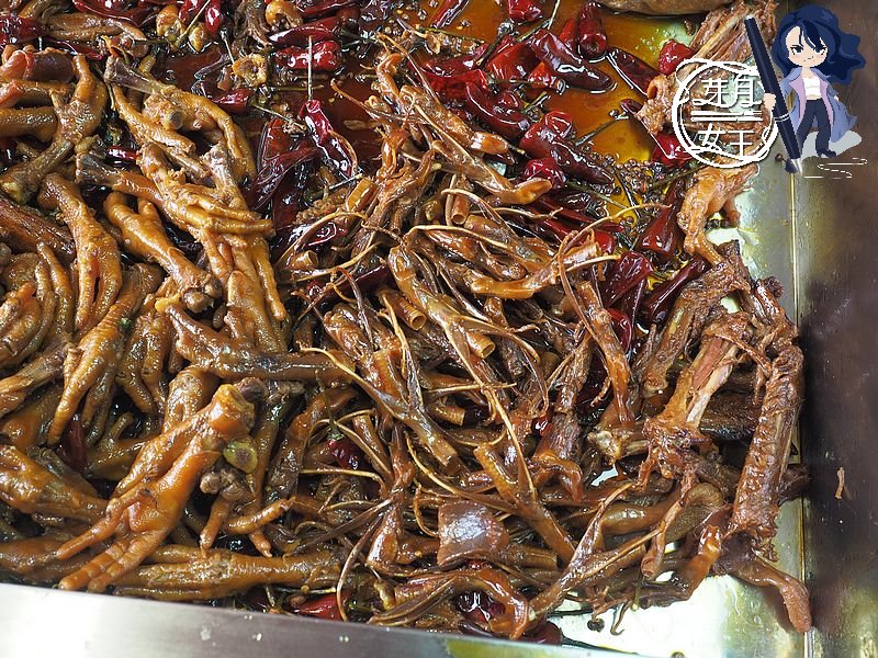 桃園中壢美食-追蕾醬香黑鴨中壢店-現煮現滷的焦糖香滷味,鴨頭鴨脖香辣好吃!! (邀約) @民宿女王芽月-美食.旅遊.全台趴趴走 @民宿女王芽月-美食.旅遊.全台趴趴走