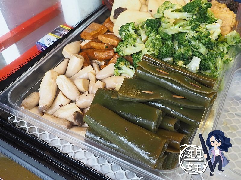 桃園中壢美食-追蕾醬香黑鴨中壢店-現煮現滷的焦糖香滷味,鴨頭鴨脖香辣好吃!! (邀約) @民宿女王芽月-美食.旅遊.全台趴趴走 @民宿女王芽月-美食.旅遊.全台趴趴走