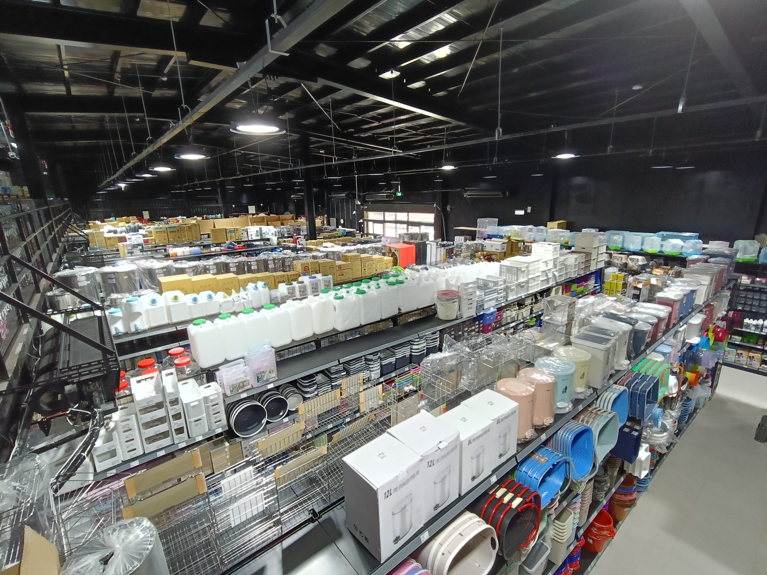 桃園新屋景點-兆鑫食品五金賣場新屋店-一進來就真的出不去的小型百貨商場,太好買了! @民宿女王芽月-美食.旅遊.全台趴趴走 @民宿女王芽月-美食.旅遊.全台趴趴走