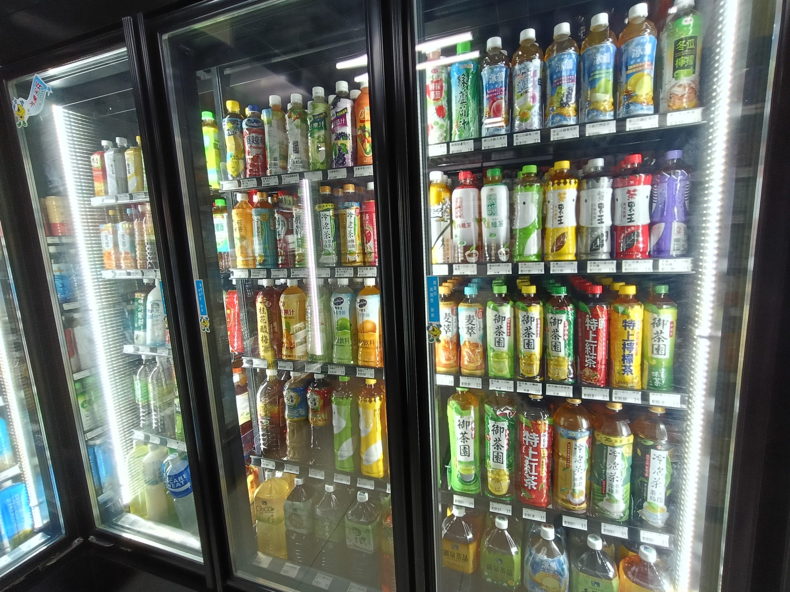 桃園新屋景點-兆鑫食品五金賣場新屋店-一進來就真的出不去的小型百貨商場,太好買了! @民宿女王芽月-美食.旅遊.全台趴趴走 @民宿女王芽月-美食.旅遊.全台趴趴走