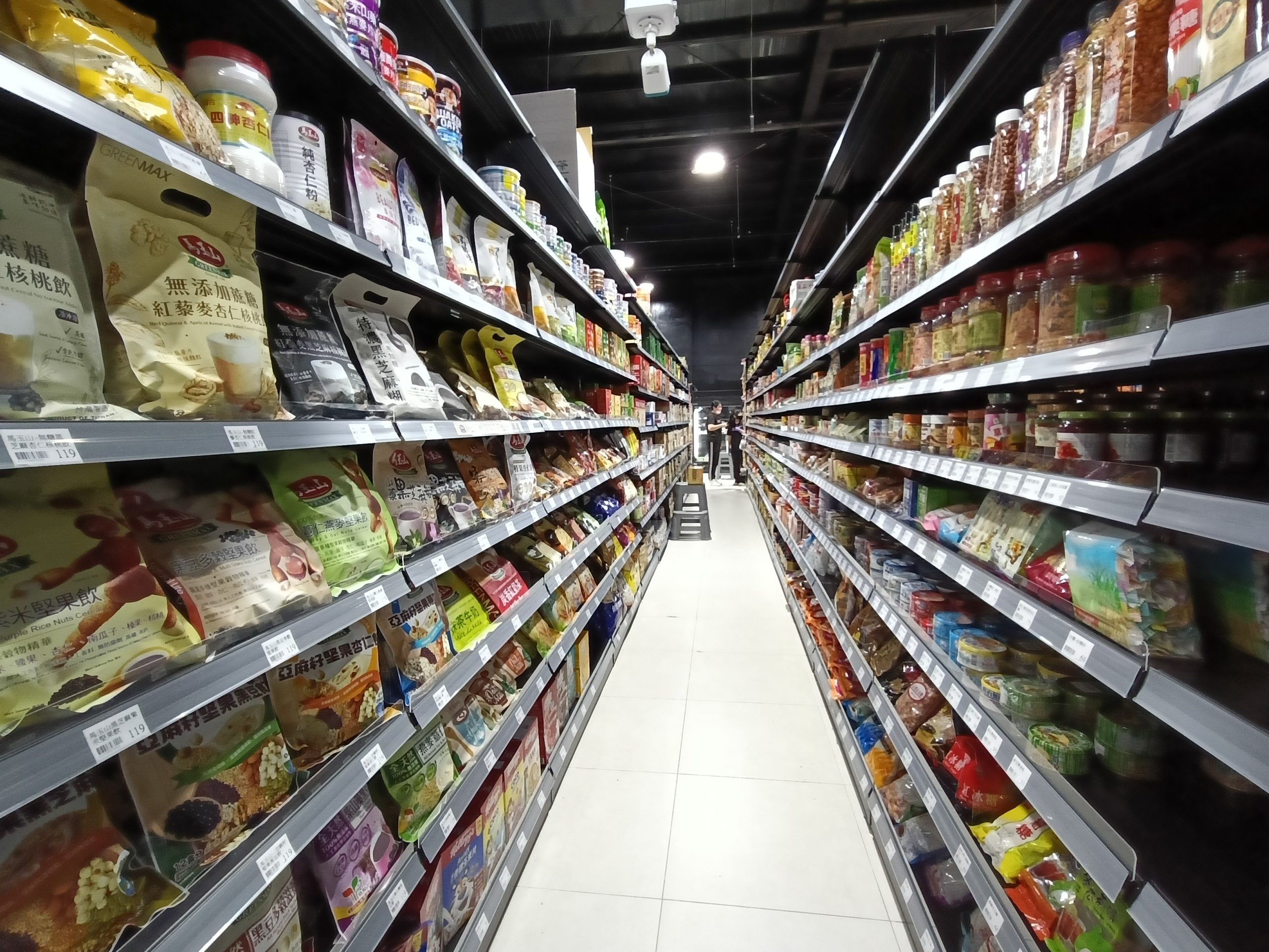 桃園新屋景點-兆鑫食品五金賣場新屋店-一進來就真的出不去的小型百貨商場,太好買了! @民宿女王芽月-美食.旅遊.全台趴趴走 @民宿女王芽月-美食.旅遊.全台趴趴走