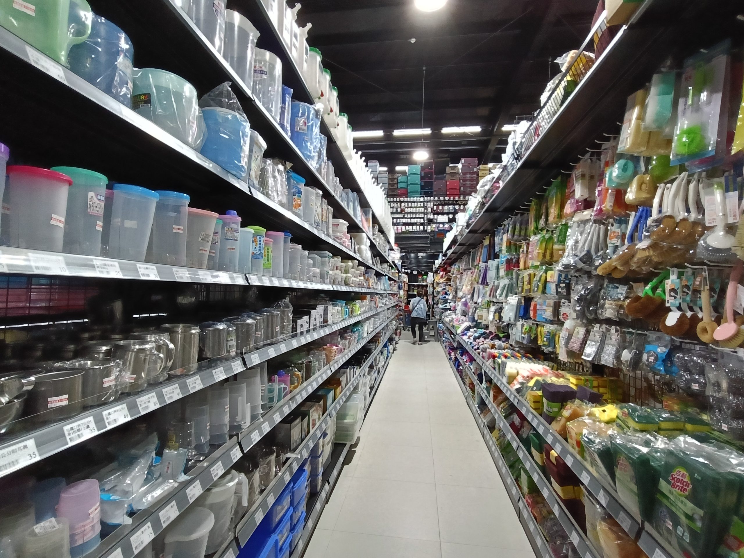 桃園新屋景點-兆鑫食品五金賣場新屋店-一進來就真的出不去的小型百貨商場,太好買了! @民宿女王芽月-美食.旅遊.全台趴趴走 @民宿女王芽月-美食.旅遊.全台趴趴走