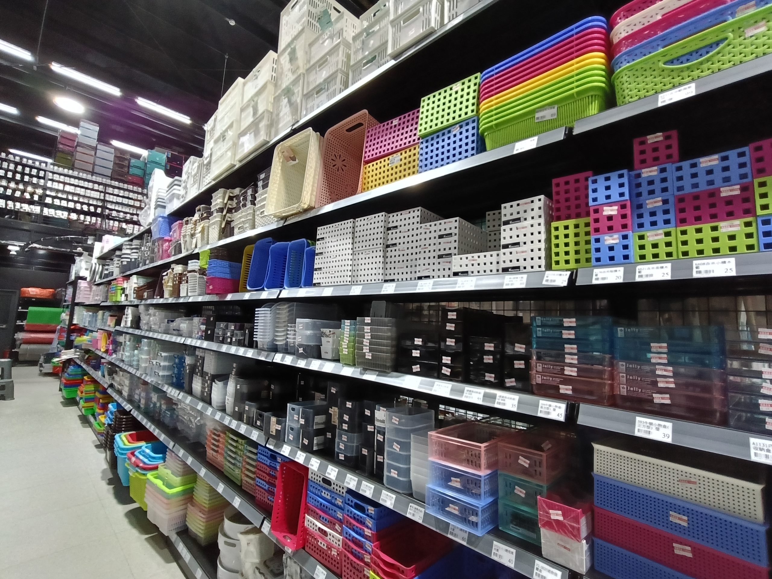 桃園新屋景點-兆鑫食品五金賣場新屋店-一進來就真的出不去的小型百貨商場,太好買了! @民宿女王芽月-美食.旅遊.全台趴趴走 @民宿女王芽月-美食.旅遊.全台趴趴走