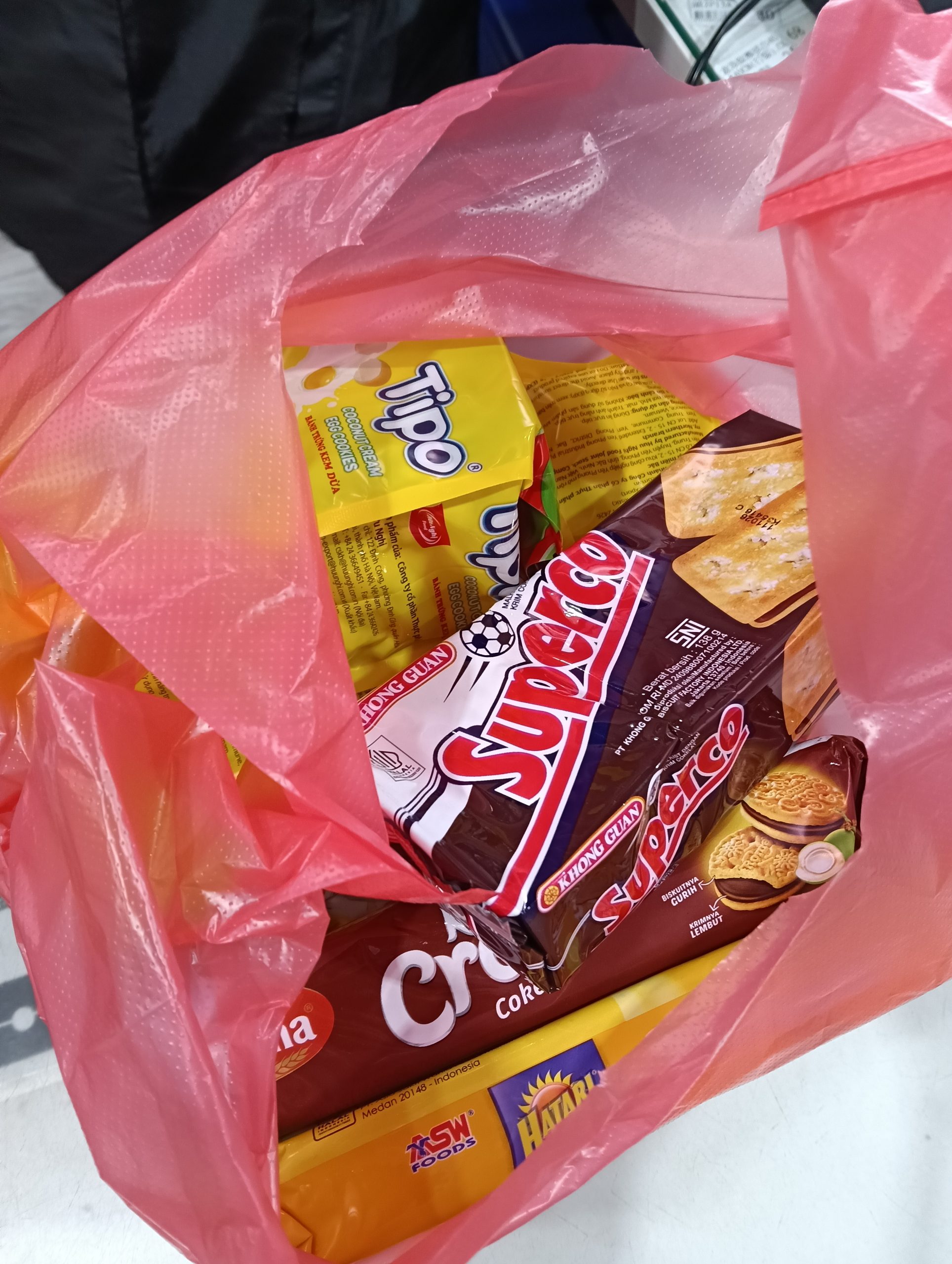 桃園新屋景點-兆鑫食品五金賣場新屋店-一進來就真的出不去的小型百貨商場,太好買了! @民宿女王芽月-美食.旅遊.全台趴趴走 @民宿女王芽月-美食.旅遊.全台趴趴走